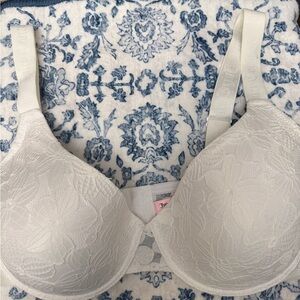 Juicy Couture White Floral Lace Bra